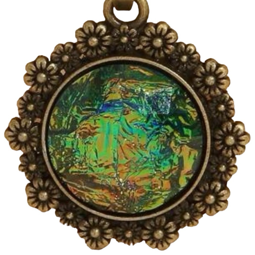 2/$25 or 3/$30 NWOT Vibrant iridescent floral pendant necklace - Picture 4 of 6